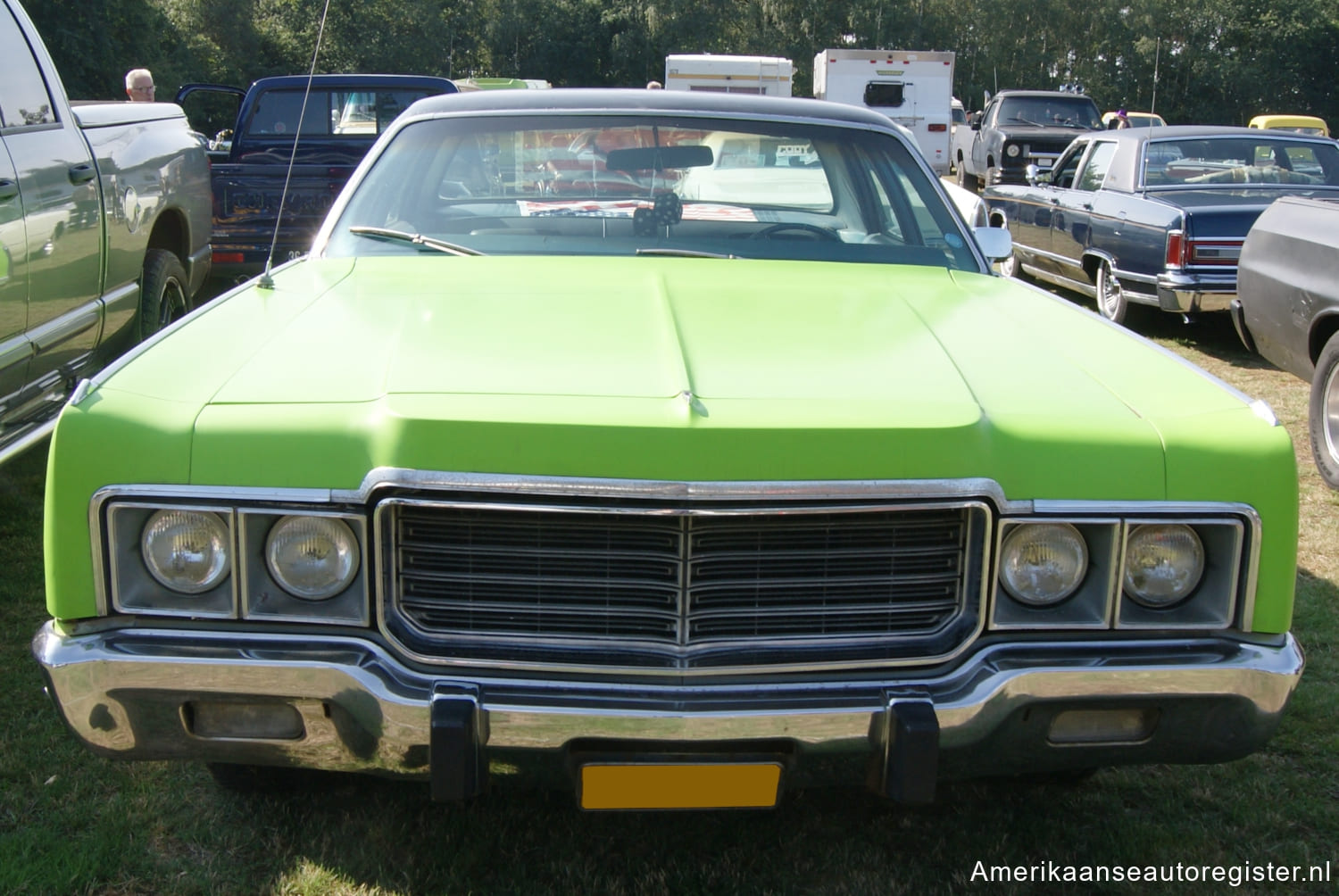 Chrysler New Yorker uit 1973